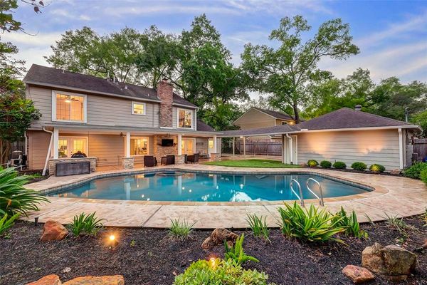 modern home with pool, Milwaukee, Madison, Deck Builders