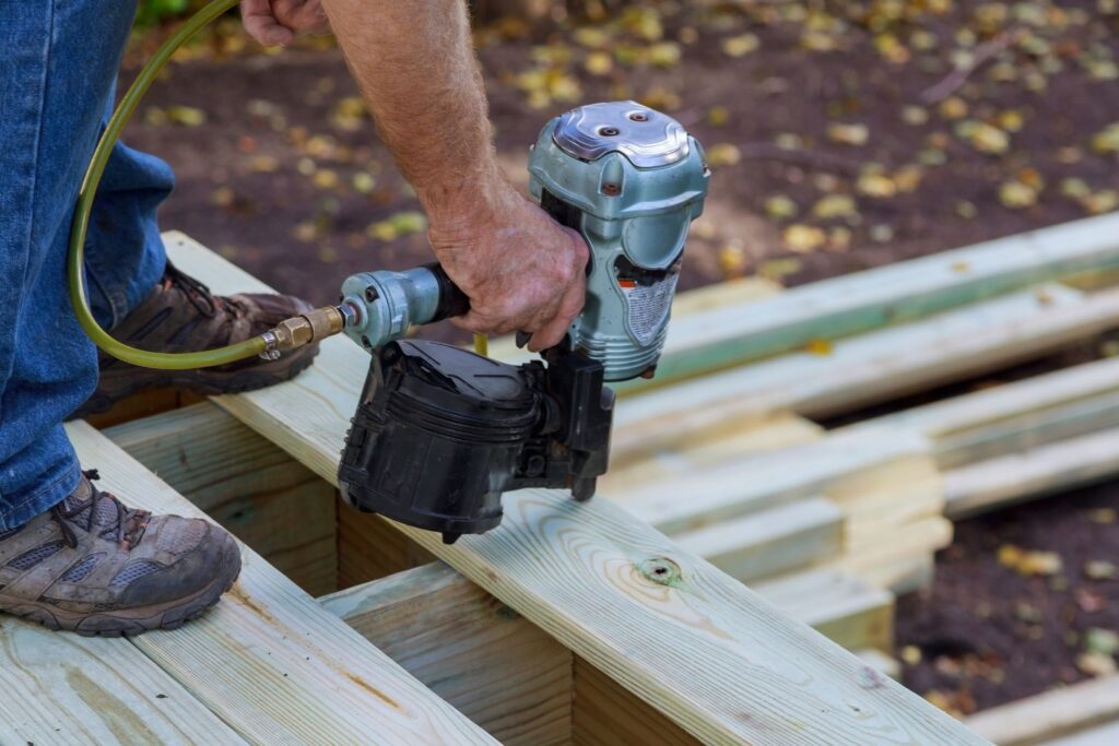Installation Wood deck builder, Madison, Deck Builders