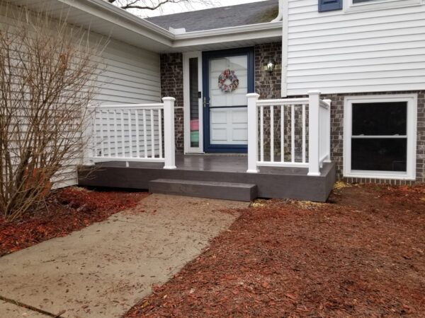 front-porch-deck-with-white-railing-in-oconomowoc-wi
